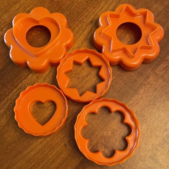 Tupperware Cut a Shape NestingCookie Cutter - Picture 2 of 4